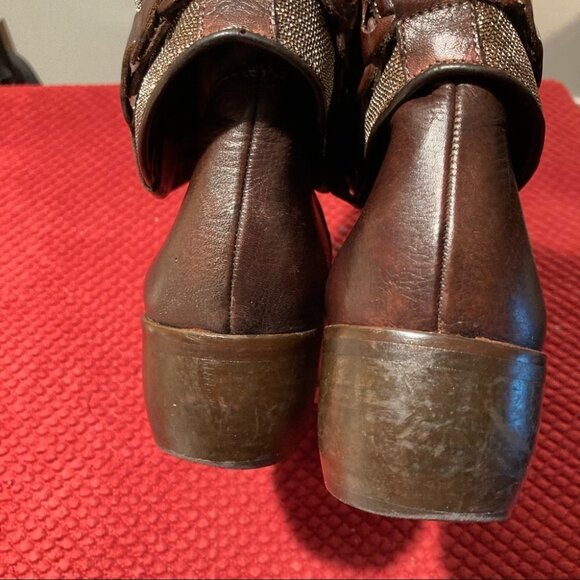 KARSTON Sz 39 Golden Fabric Folded  Top w/ Embellishment Band Almond Toe Booties - Picture 11 of 12